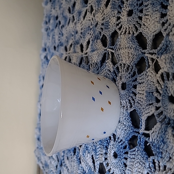 Vintage DynaWare Small Bowl - Picture 4 of 4